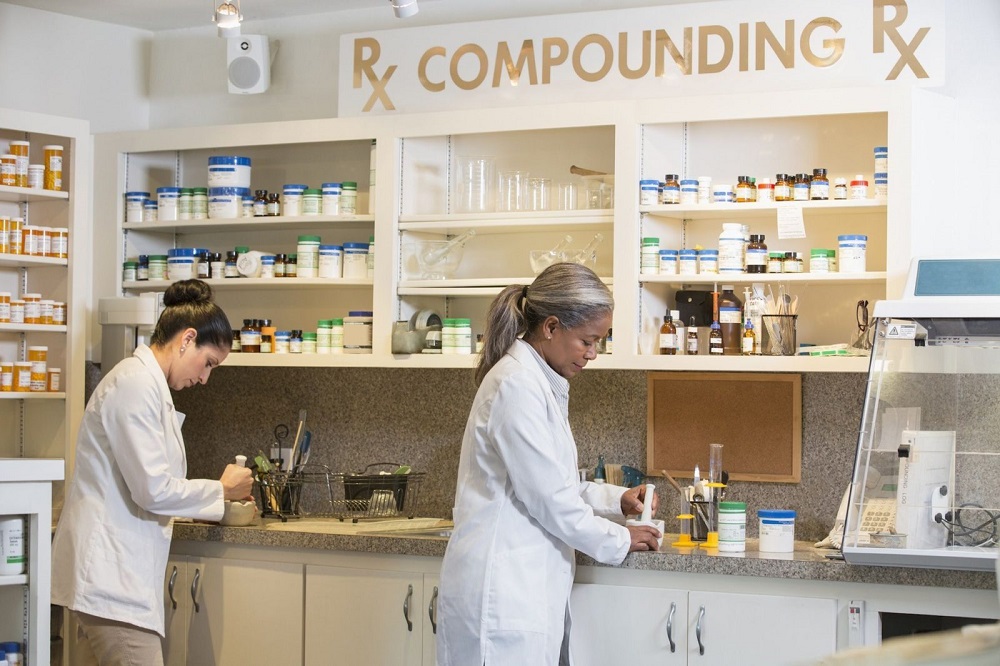 Things to Consider while Choosing the Right Compounding Pharmacy